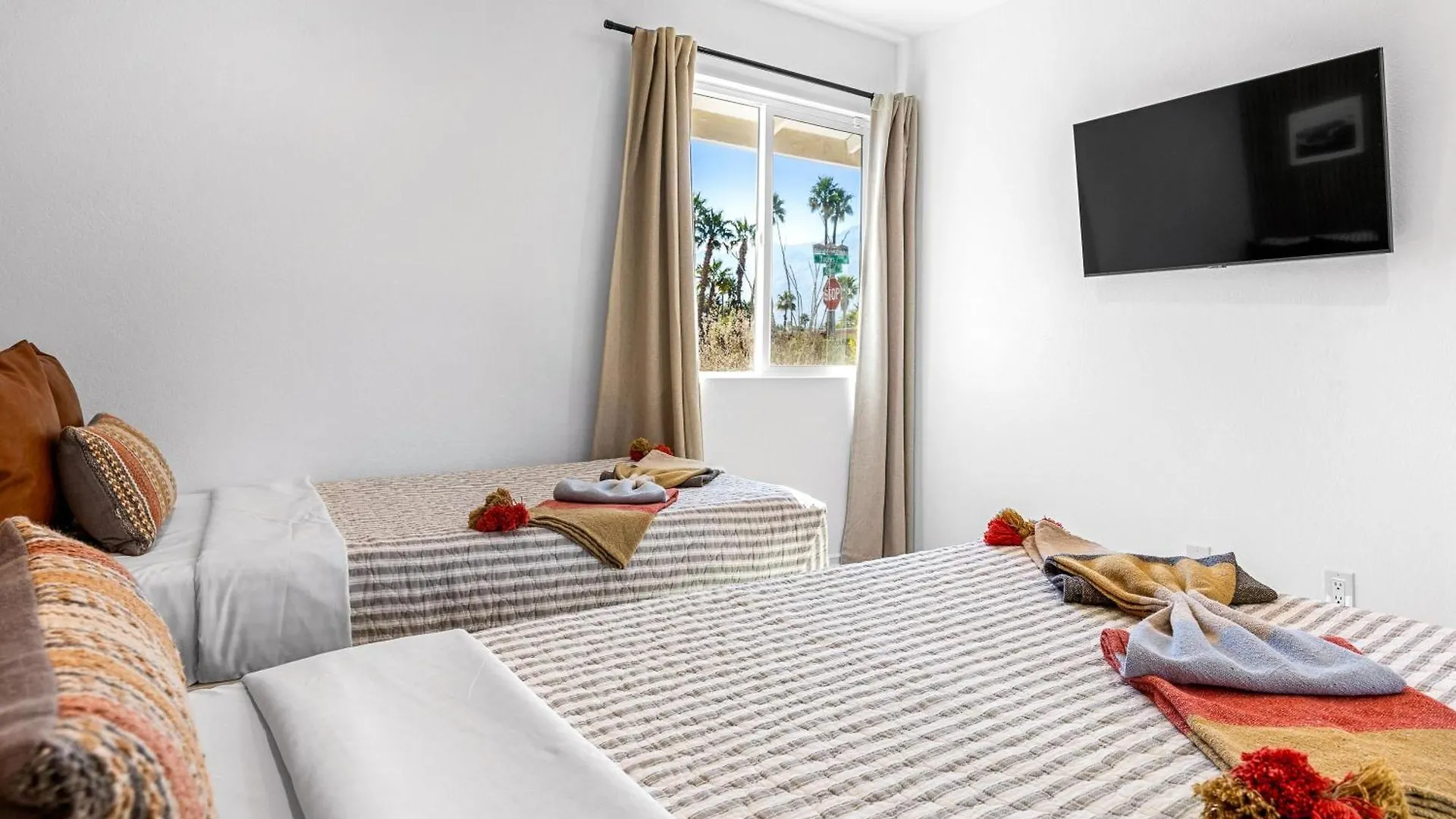 펜션 Tres Palmeras Hideaway By Acme House Company 팜 스프링스